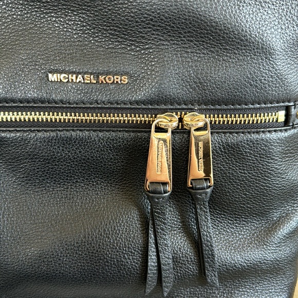 Micheal Kors pebbled leather Backpack - Picture 5 of 6